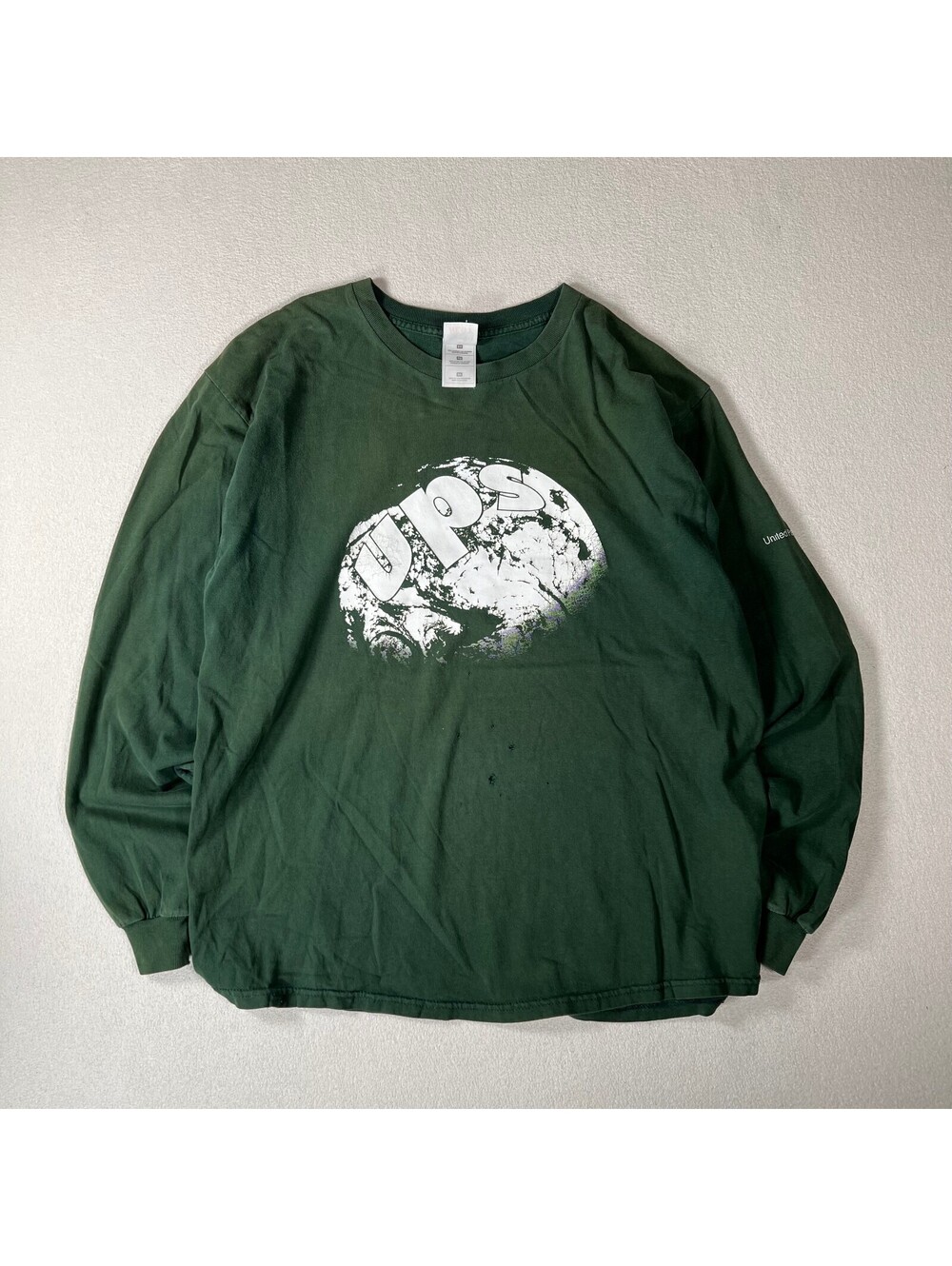 Vintage 90s Green Long Sleeve UPS Graphic T-Shirt